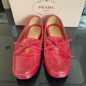 Fushia patent Prada driving moccasins, size 39.5